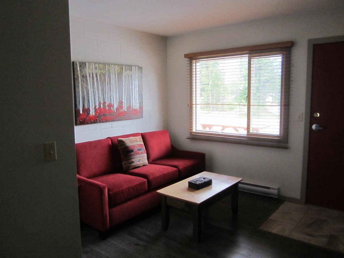 בלו ריבר Saddle Mountain Lodge מראה חיצוני תמונה